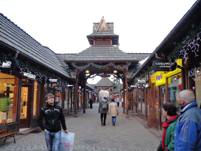 DSC01517 01.JPG - Elegáns üzletek utcája